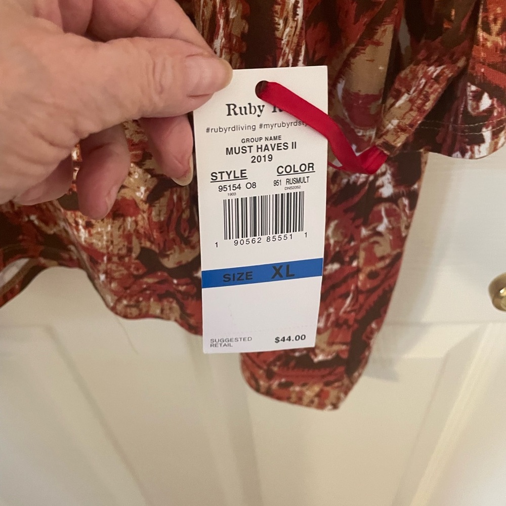 Abstract Red and Brown Long Sleeve Top
Ruby Rd. - Picture 4 of 5